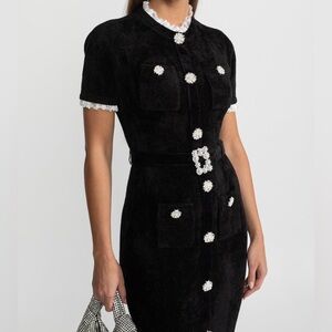 Elegant SD Black Dress with White Accents